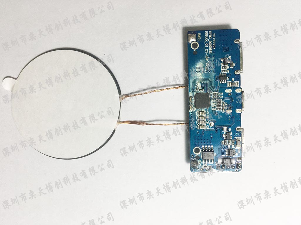 18W+10W無(wú)線(xiàn)充移動(dòng)電源.jpg